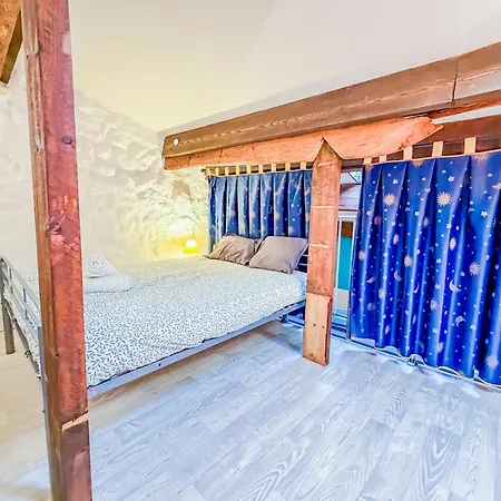 5 Personnes Centre D'agde דירה